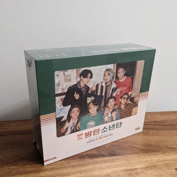 Brand New Sealed BTS 2021 Season's Greeting and Calendar - Picture 3 of 8
